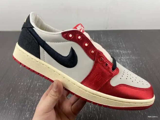 Rep TBkick OG Low 1 x Room Trophy Away Air Jordan FN0432-100 0622